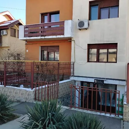 Апартаменты Apartament Cu Terasa La Casa Valentin *