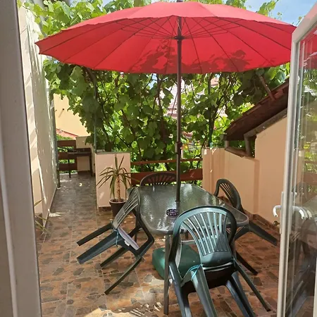 Apartament Cu Terasa La Casa Valentin *