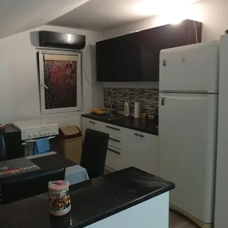 Apartament Cu Terasa La Casa Valentin *