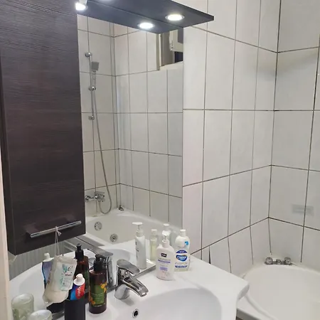 Cu 2 Dormitoare Si Terasa Valentin, Iulius Mall Apartment