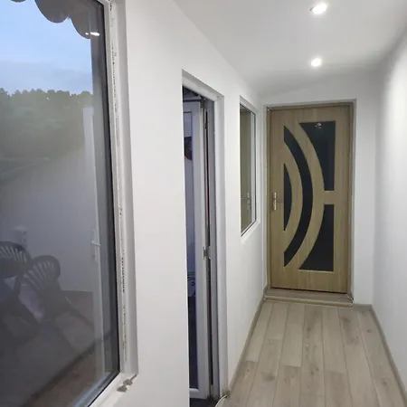 Appartamento Cu Terasa La Casa Valentin *