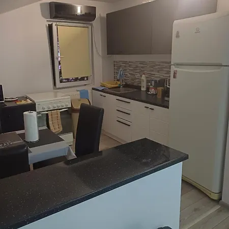Cu 2 Dormitoare Si Terasa Valentin, Iulius Mall Apartment