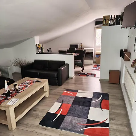 Cu 2 Dormitoare Si Terasa Valentin, Iulius Mall Apartman *